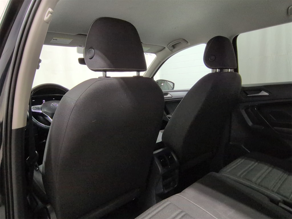 Thumbnail: 2022 Volkswagen Tiguan - 13