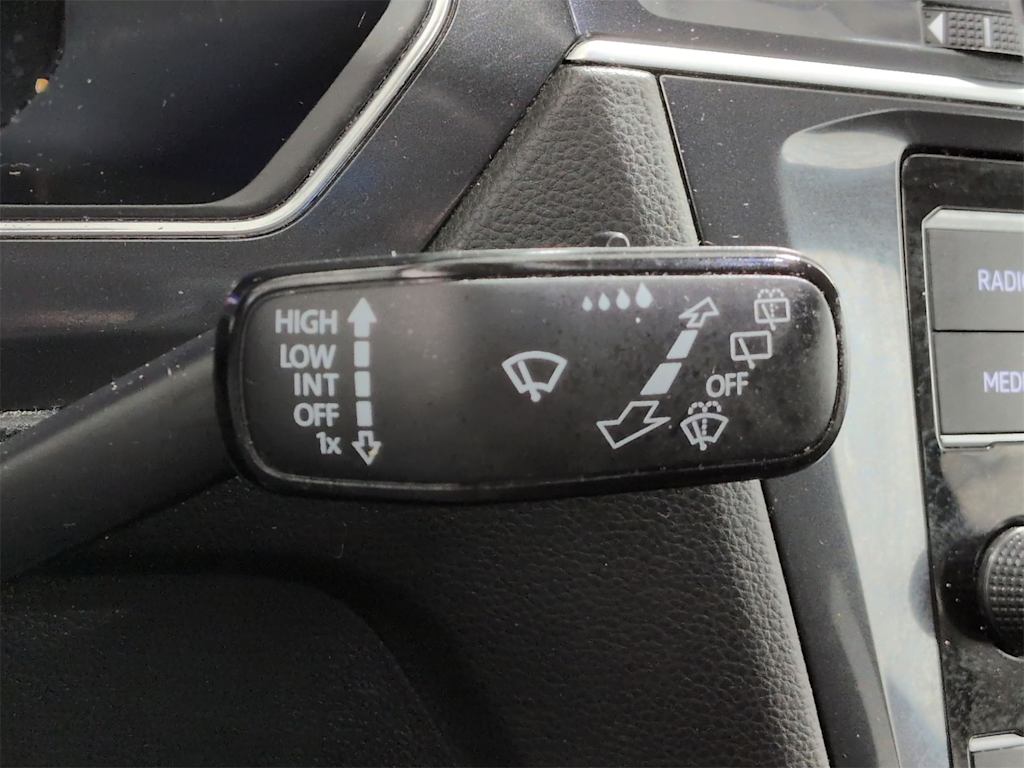 Thumbnail: 2022 Volkswagen Tiguan - 31