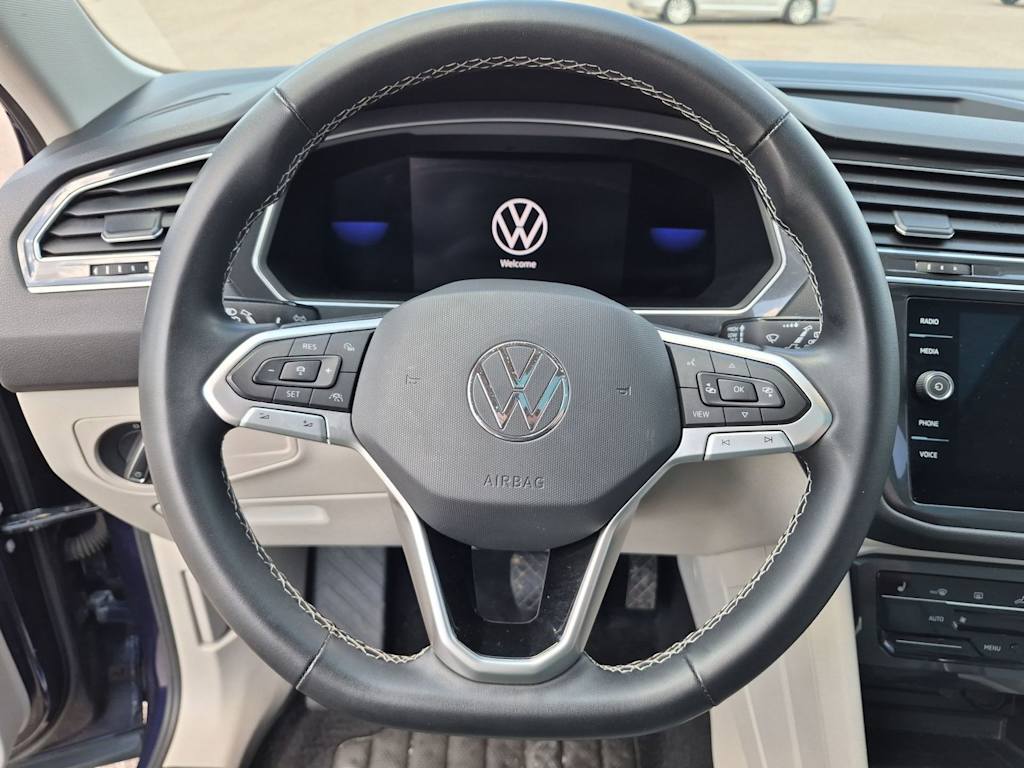 Thumbnail: 2022 Volkswagen Tiguan - 14