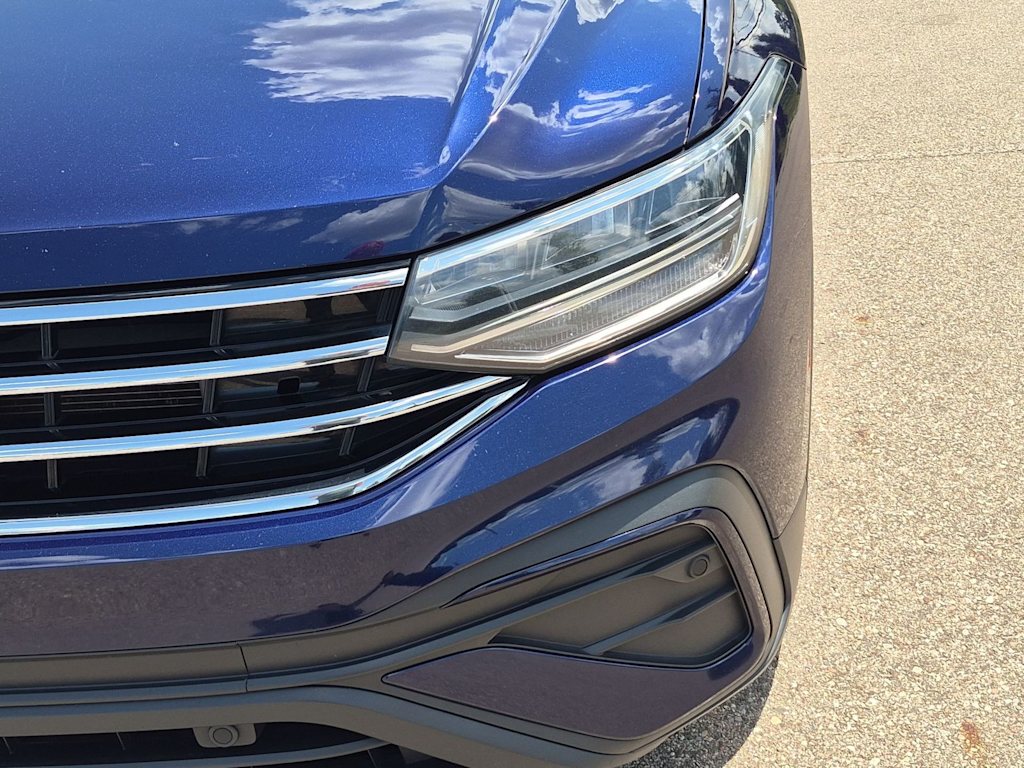 Thumbnail: 2022 Volkswagen Tiguan - 25