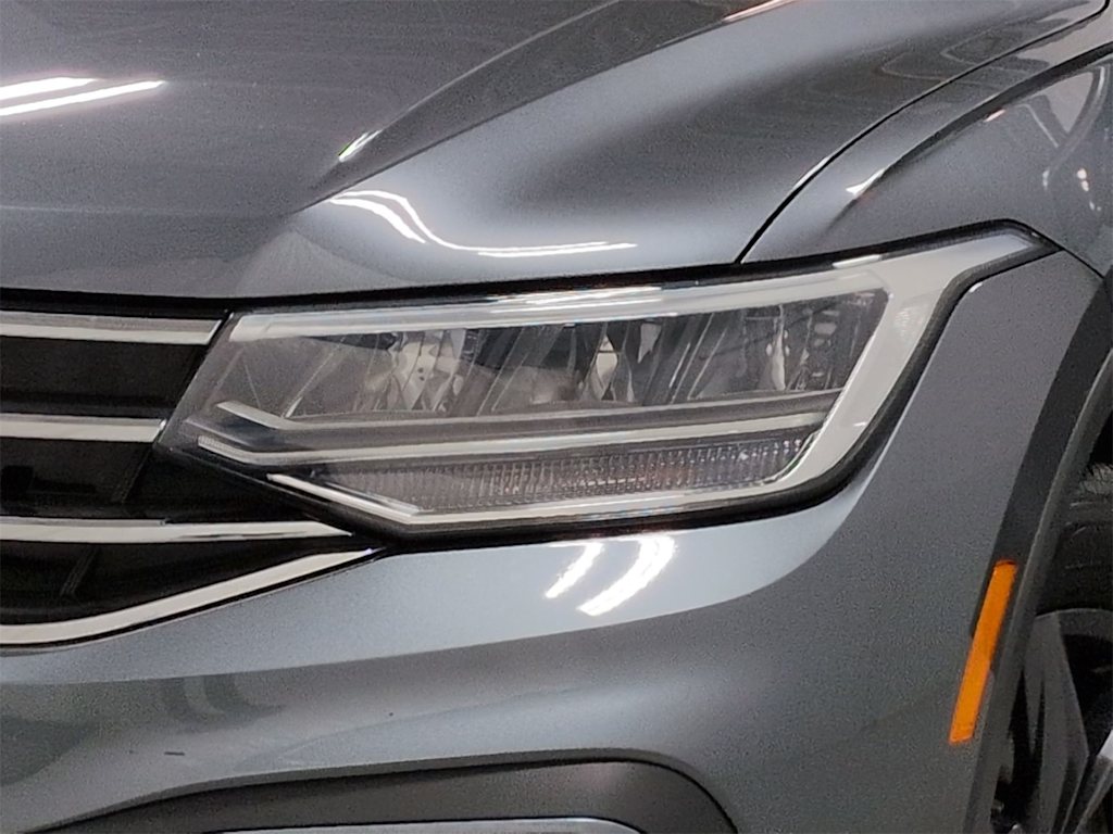 Thumbnail: 2022 Volkswagen Tiguan - 25