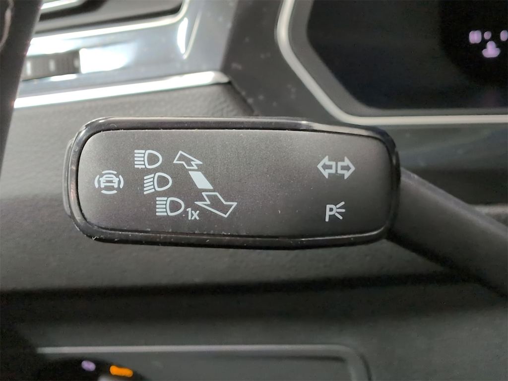 Thumbnail: 2022 Volkswagen Tiguan - 35