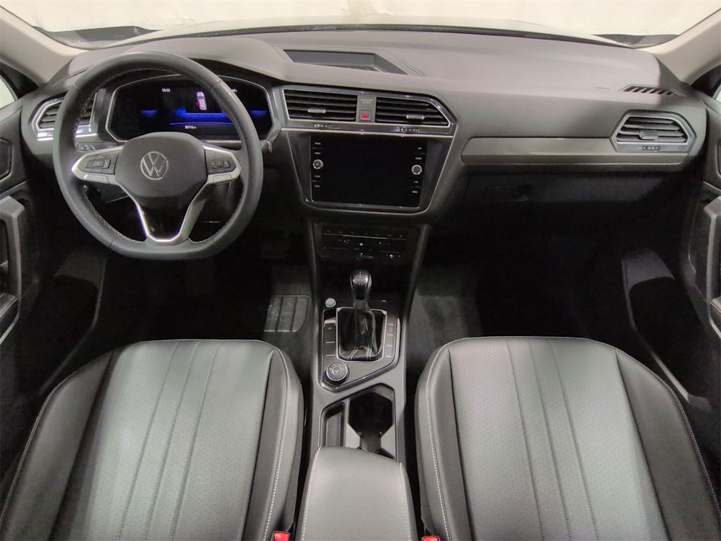 Thumbnail: 2022 Volkswagen Tiguan - 10