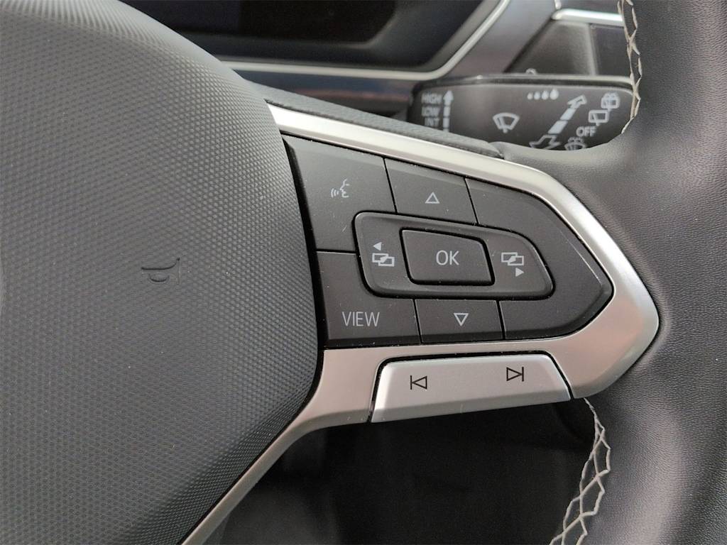 Thumbnail: 2022 Volkswagen Tiguan - 33