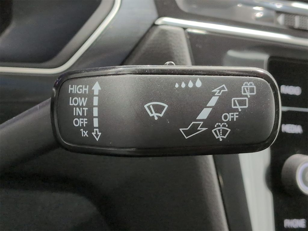 Thumbnail: 2022 Volkswagen Tiguan - 34