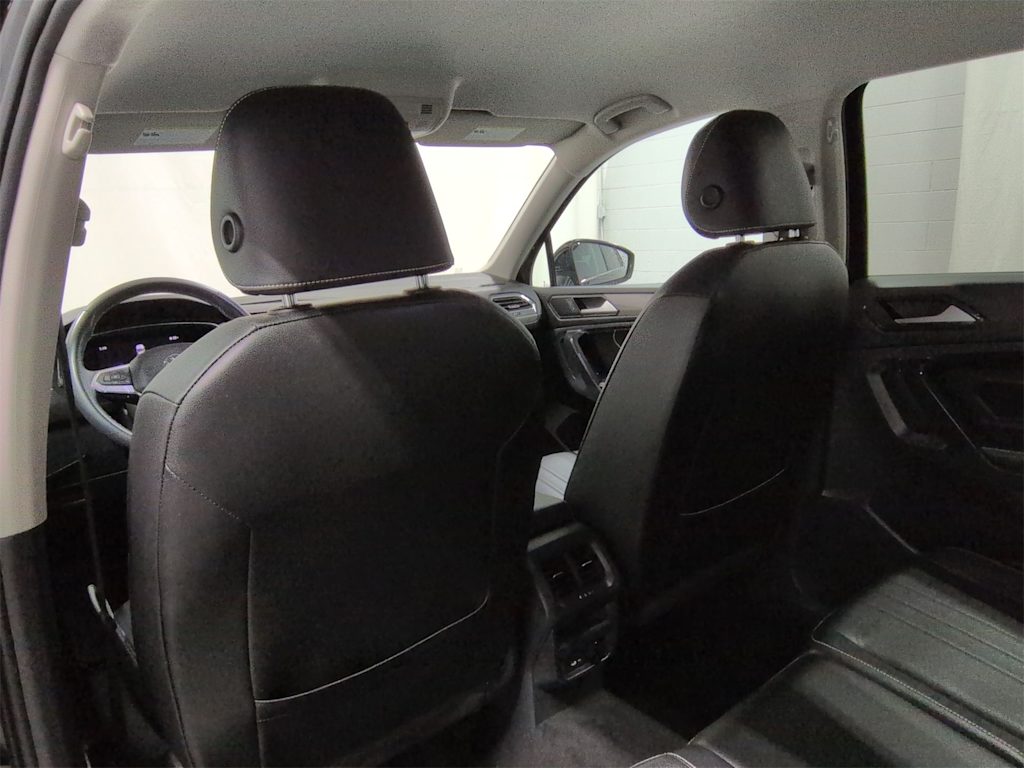 Thumbnail: 2023 Volkswagen Tiguan - 9