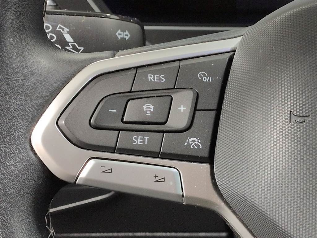 Thumbnail: 2023 Volkswagen Tiguan - 22