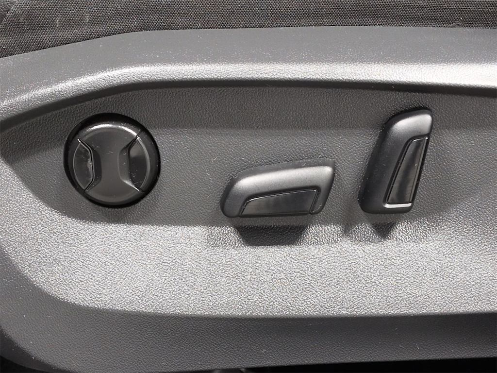 Thumbnail: 2023 Volkswagen Tiguan - 19