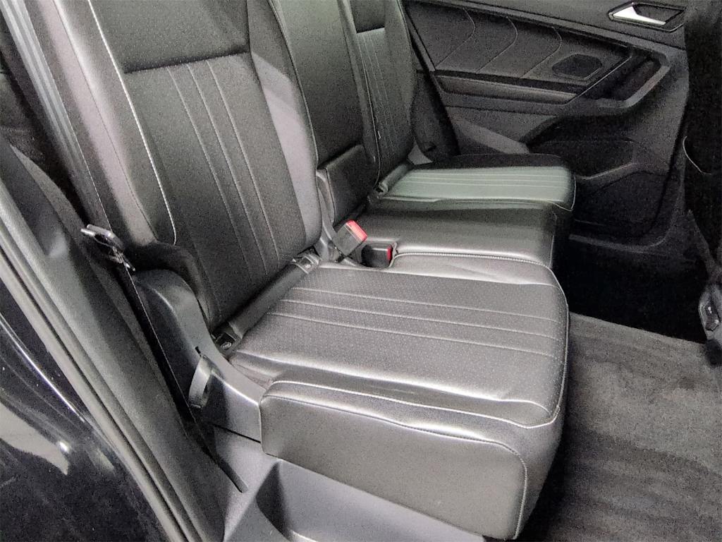 Thumbnail: 2023 Volkswagen Tiguan - 21