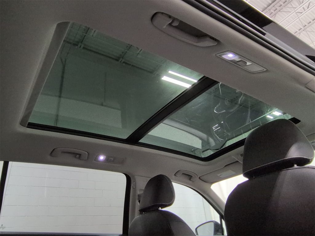 Thumbnail: 2022 Volkswagen Tiguan - 30