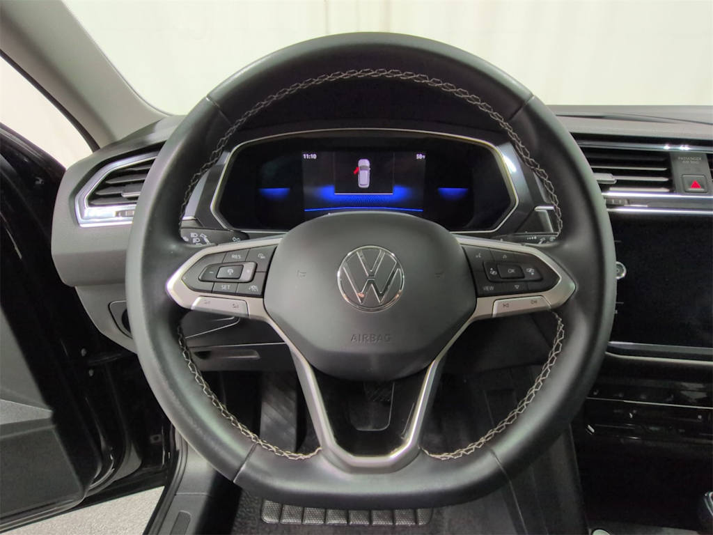 Thumbnail: 2022 Volkswagen Tiguan - 14