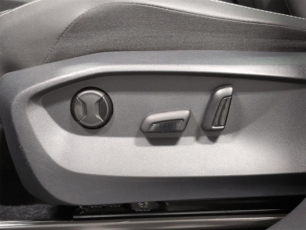 Thumbnail: 2022 Volkswagen Tiguan - 27