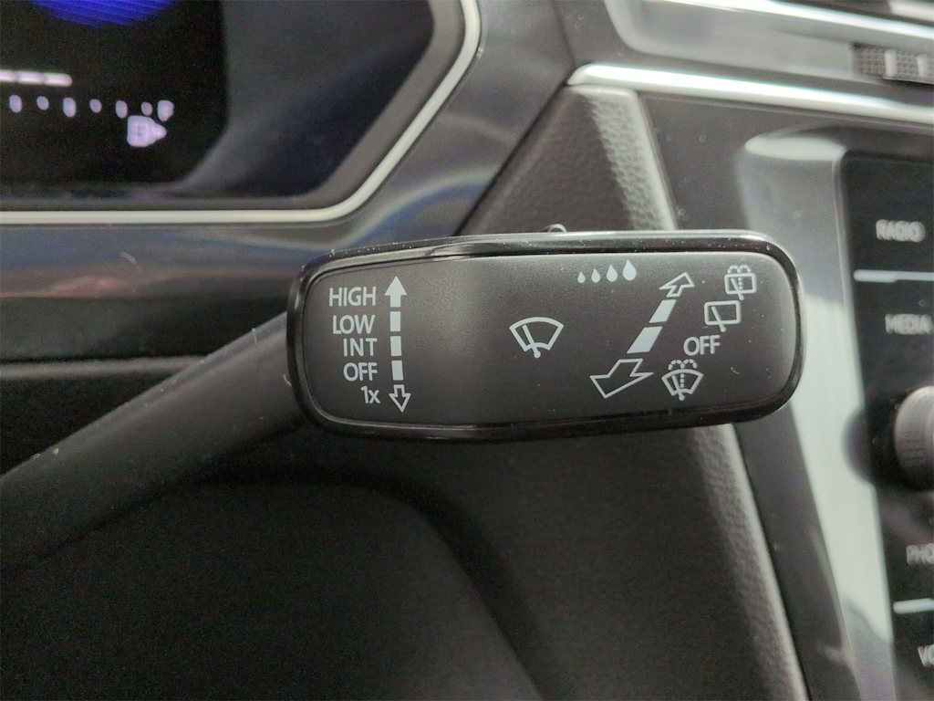 Thumbnail: 2022 Volkswagen Tiguan - 34