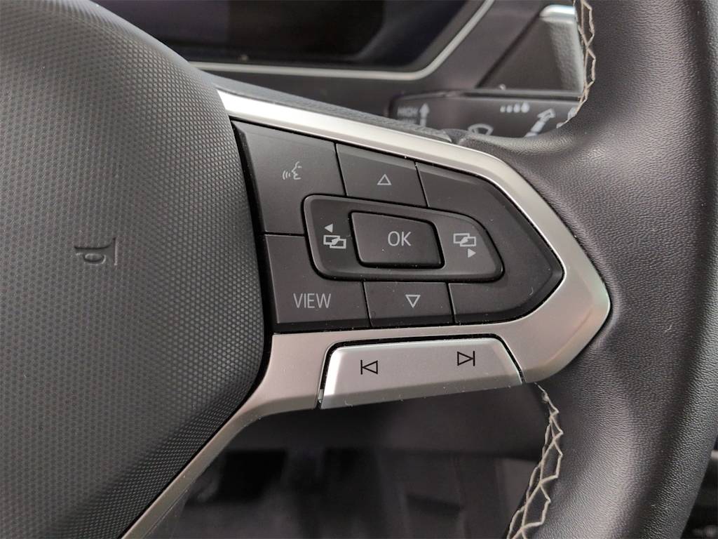 Thumbnail: 2022 Volkswagen Tiguan - 33