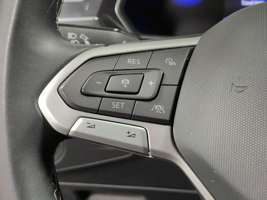 Thumbnail: 2023 Volkswagen Tiguan - 28