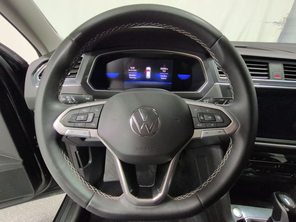 Thumbnail: 2023 Volkswagen Tiguan - 13