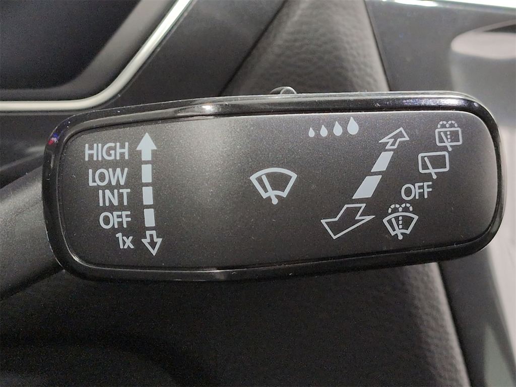 Thumbnail: 2023 Volkswagen Tiguan - 31