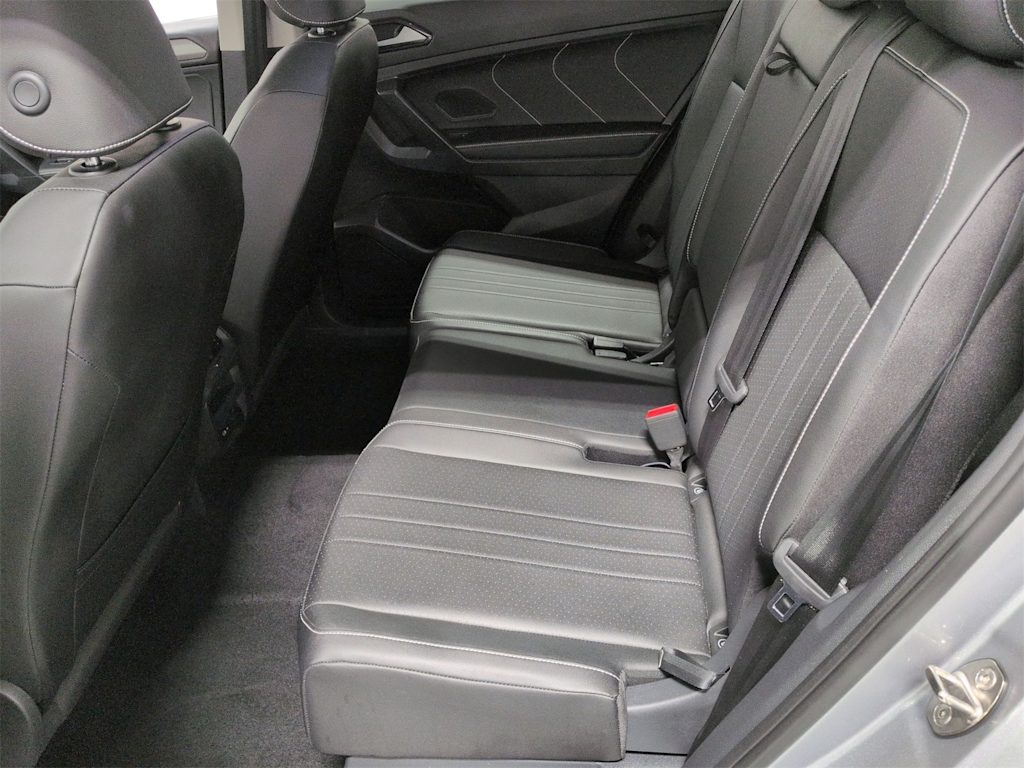 Thumbnail: 2023 Volkswagen Tiguan - 27