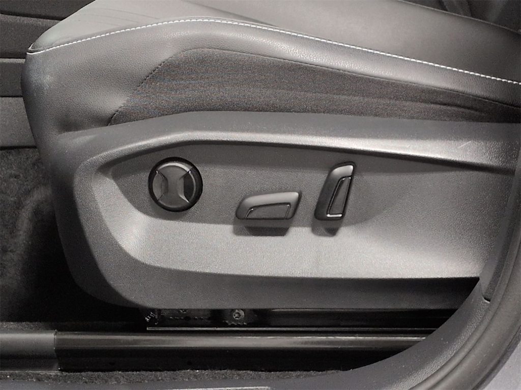 Thumbnail: 2023 Volkswagen Tiguan - 26