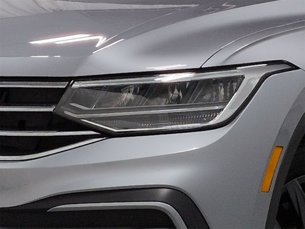 Thumbnail: 2023 Volkswagen Tiguan - 24