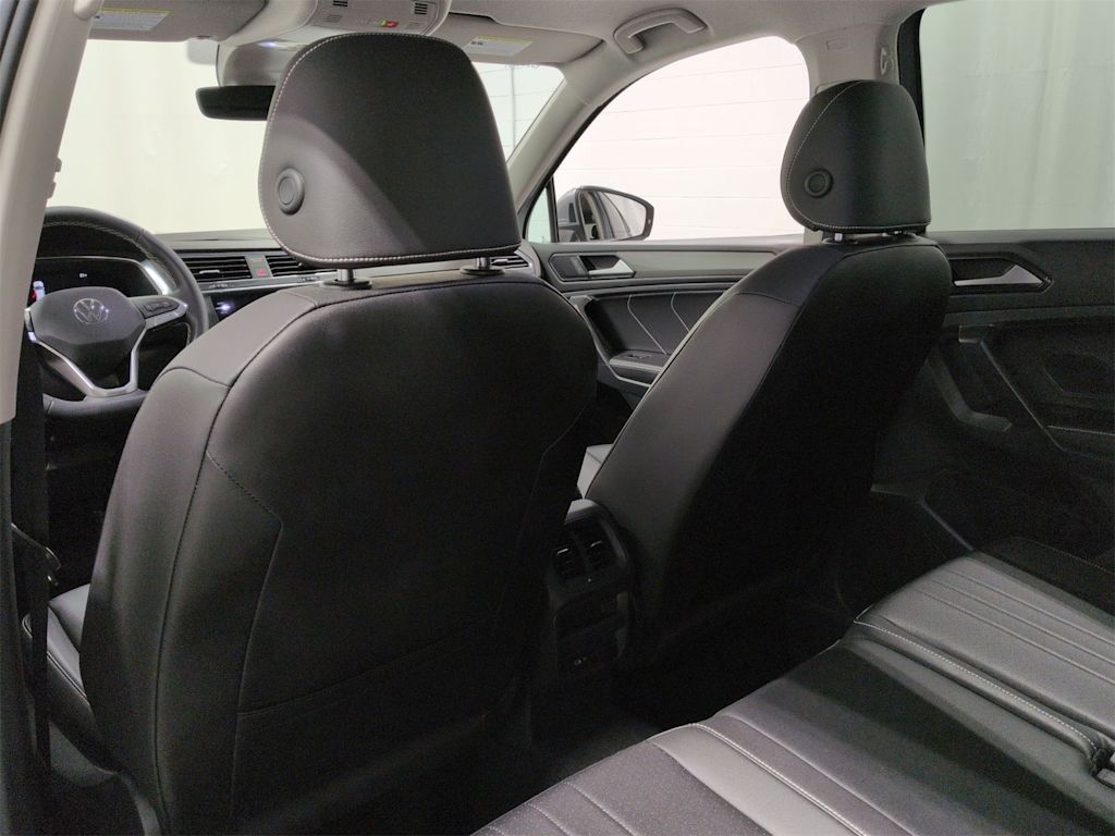 Thumbnail: 2023 Volkswagen Tiguan - 13