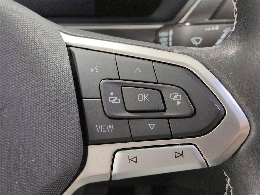 Thumbnail: 2023 Volkswagen Tiguan - 30