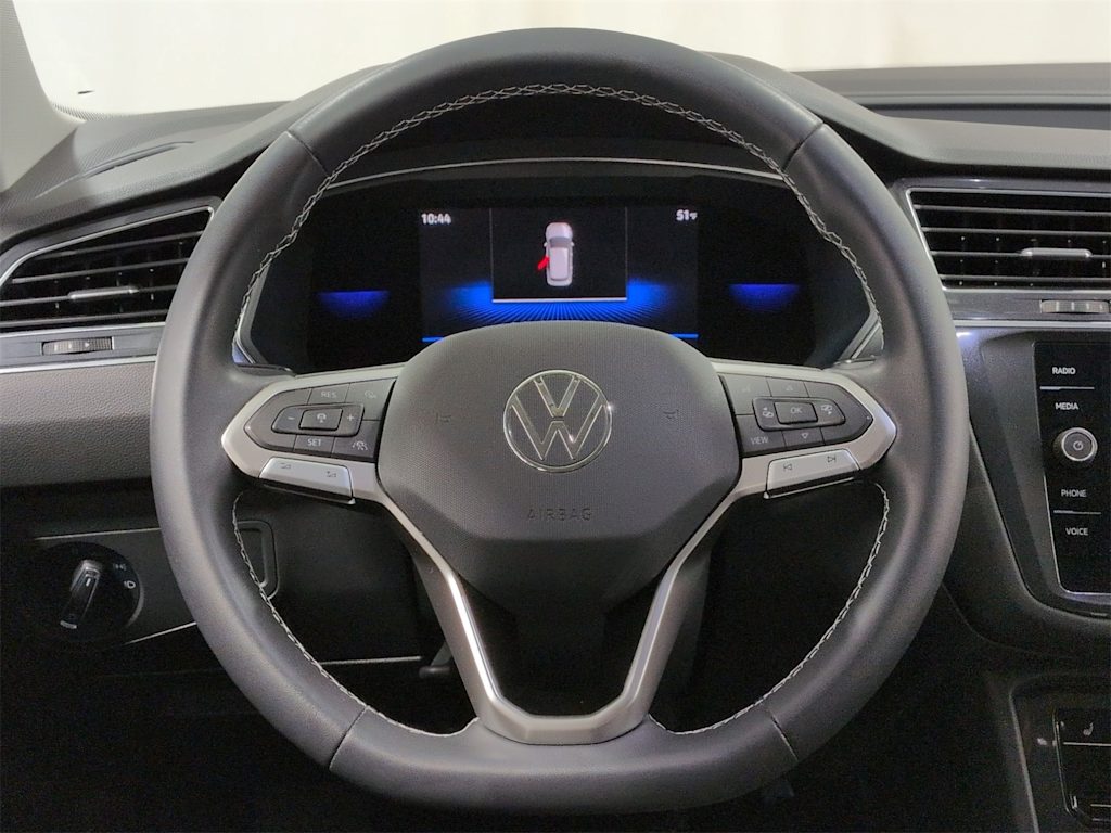 Thumbnail: 2023 Volkswagen Tiguan - 14
