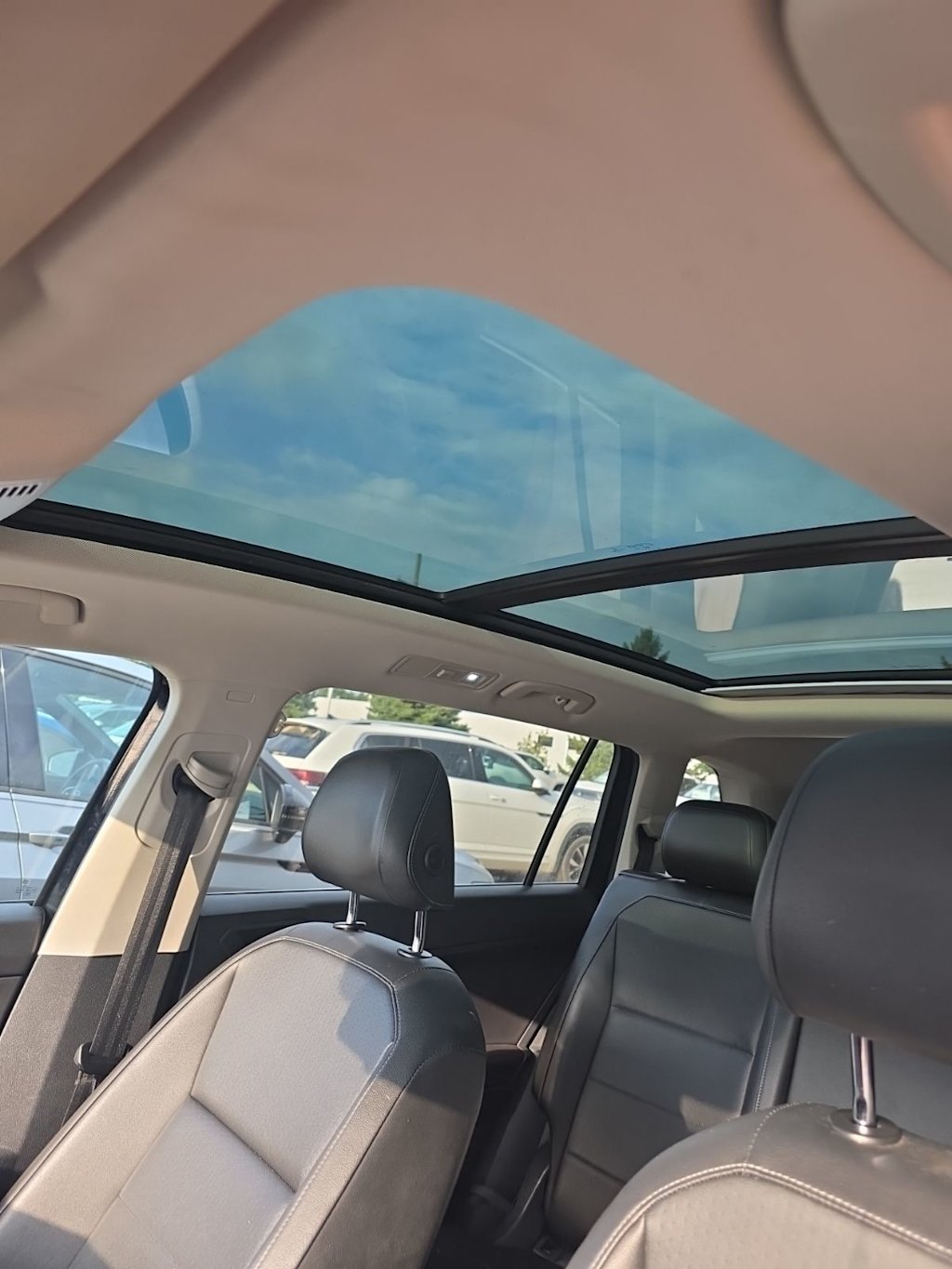 Thumbnail: 2019 Volkswagen Tiguan - 11