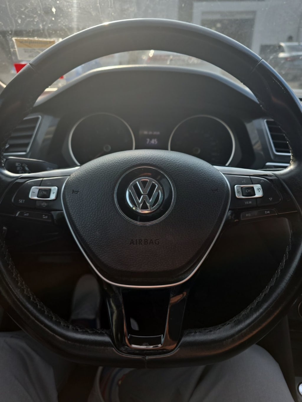 Thumbnail: 2019 Volkswagen Tiguan - 12