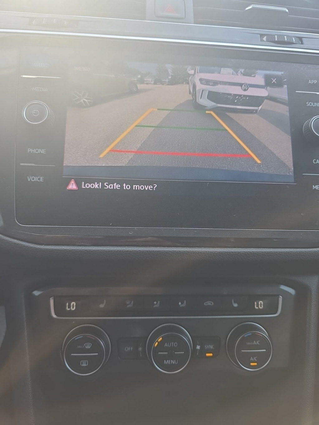 Thumbnail: 2019 Volkswagen Tiguan - 8