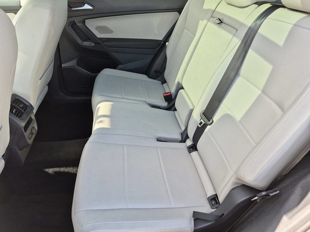 Thumbnail: 2019 Volkswagen Tiguan - 12