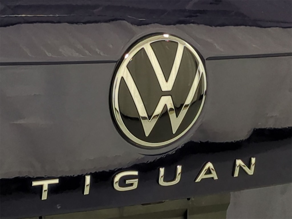 Thumbnail: 2022 Volkswagen Tiguan - 22