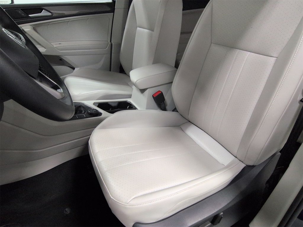 Thumbnail: 2022 Volkswagen Tiguan - 7