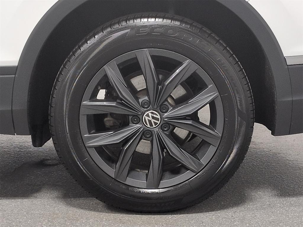Thumbnail: 2024 Volkswagen Tiguan - 8