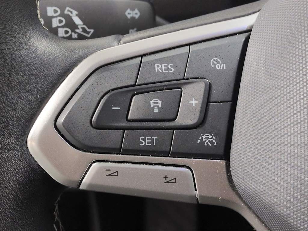 Thumbnail: 2024 Volkswagen Tiguan - 30