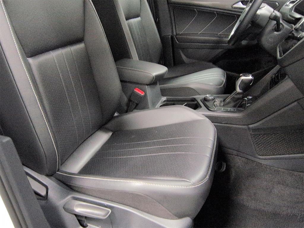 Thumbnail: 2024 Volkswagen Tiguan - 12