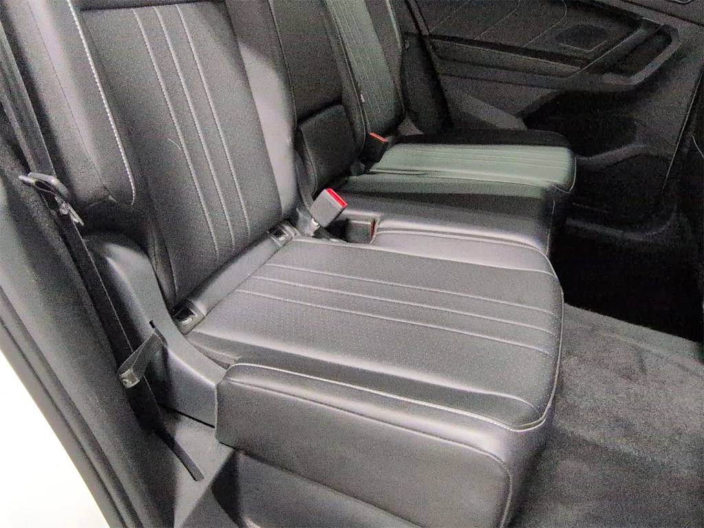 Thumbnail: 2024 Volkswagen Tiguan - 21