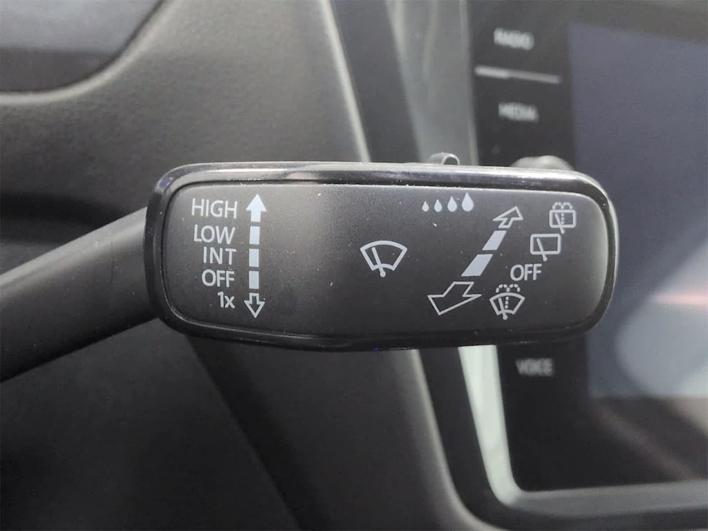 Thumbnail: 2024 Volkswagen Tiguan - 24