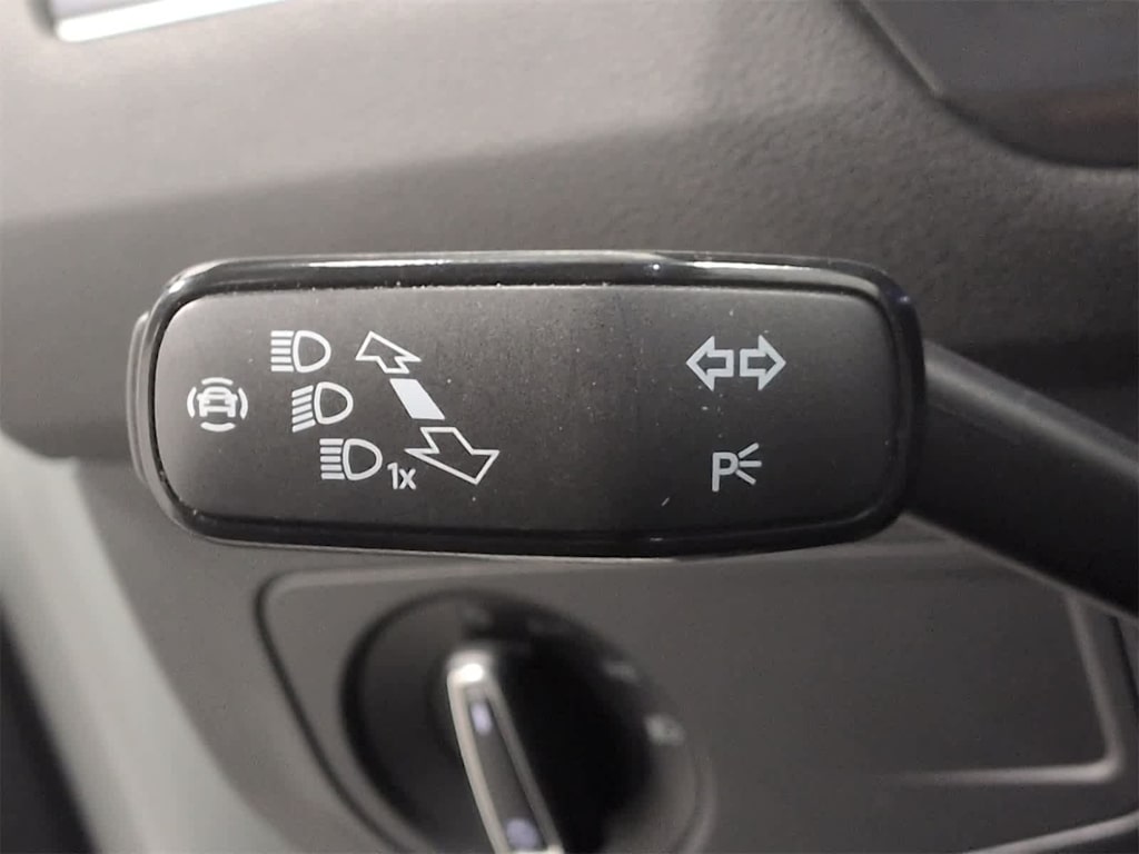 Thumbnail: 2024 Volkswagen Tiguan - 25