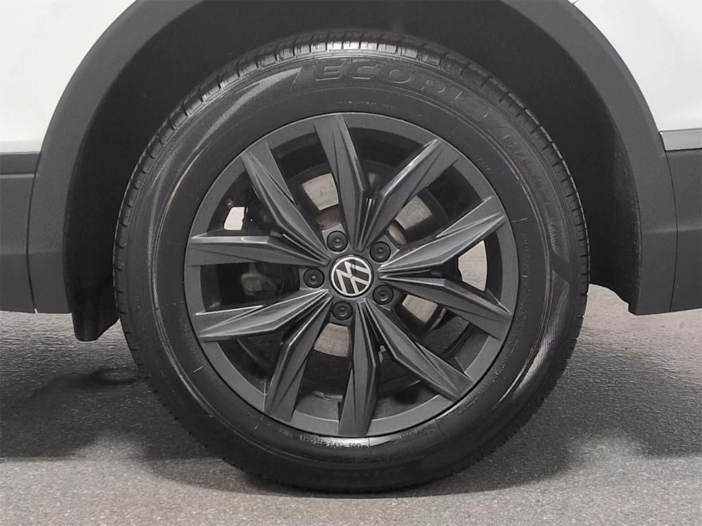 Thumbnail: 2024 Volkswagen Tiguan - 4