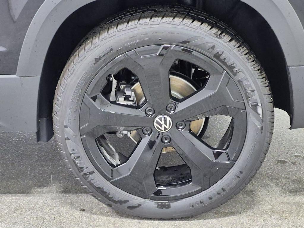 Thumbnail: 2026 Volkswagen Taos - 8