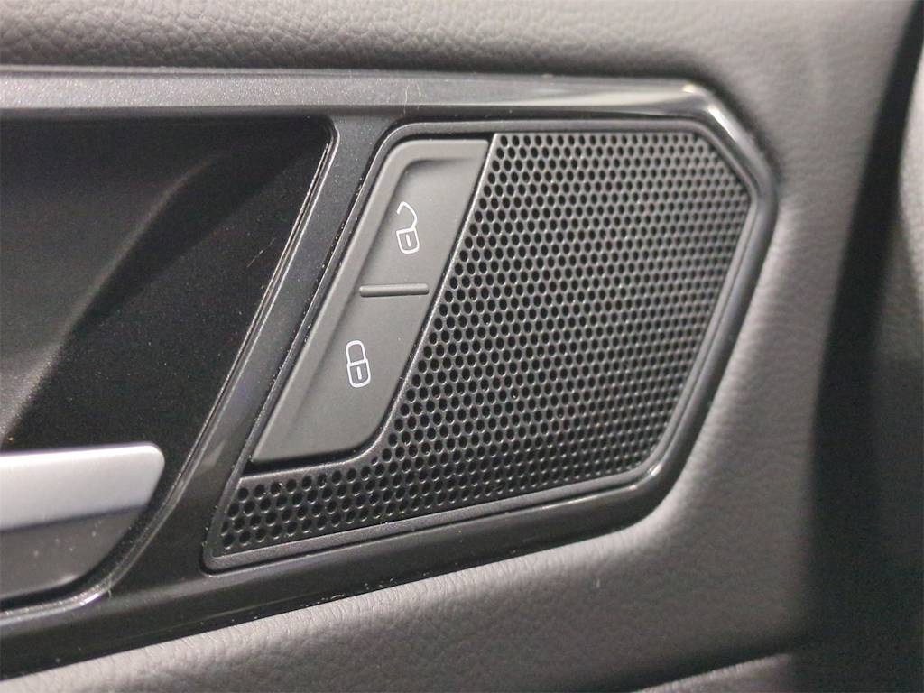 Thumbnail: 2023 Volkswagen Tiguan - 34