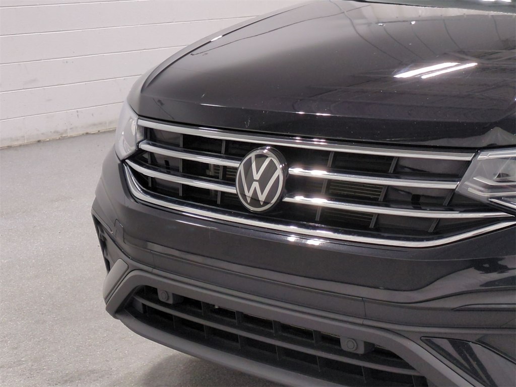 Thumbnail: 2023 Volkswagen Tiguan - 7