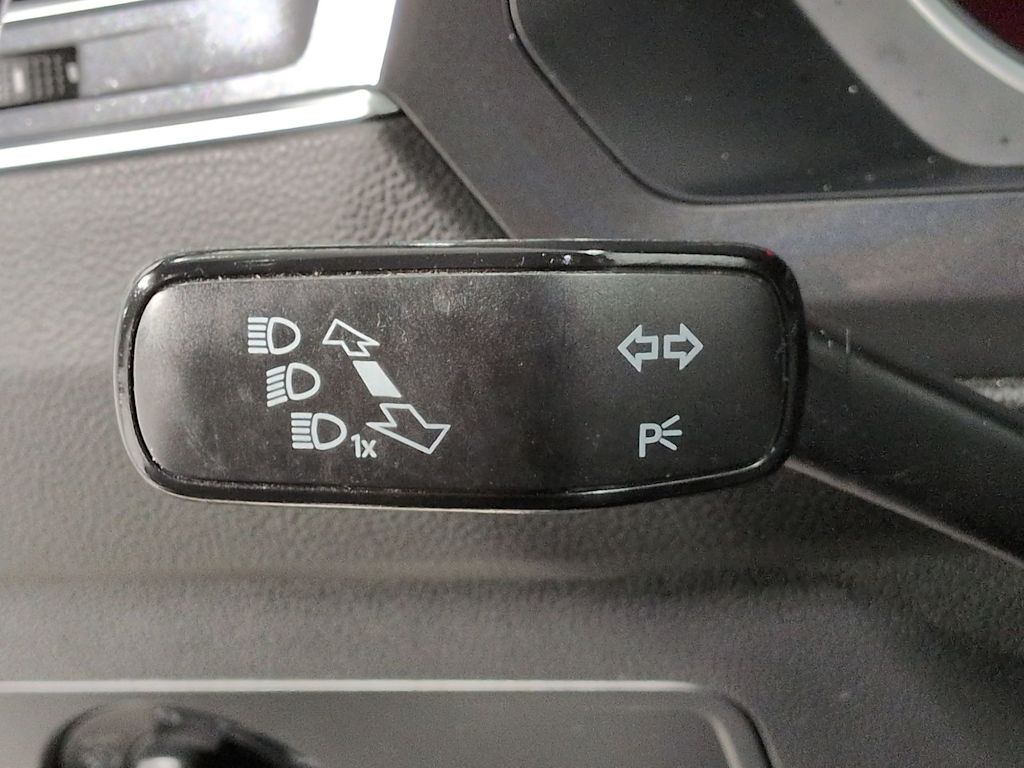 Thumbnail: 2021 Volkswagen Tiguan - 35