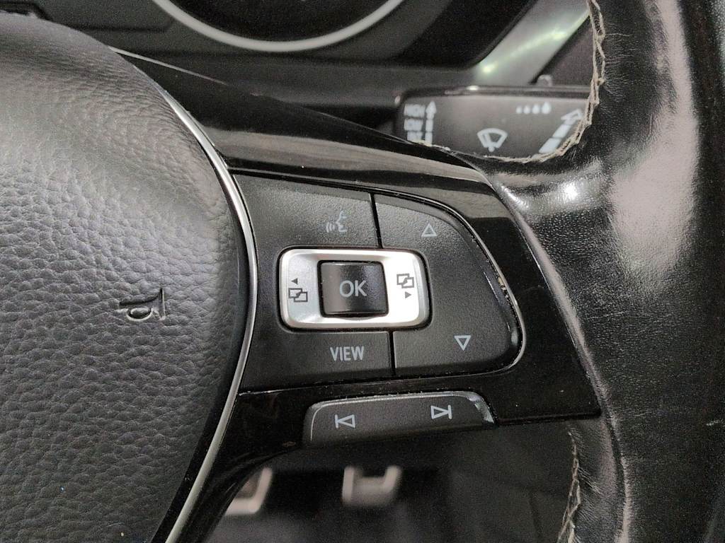 Thumbnail: 2021 Volkswagen Tiguan - 33