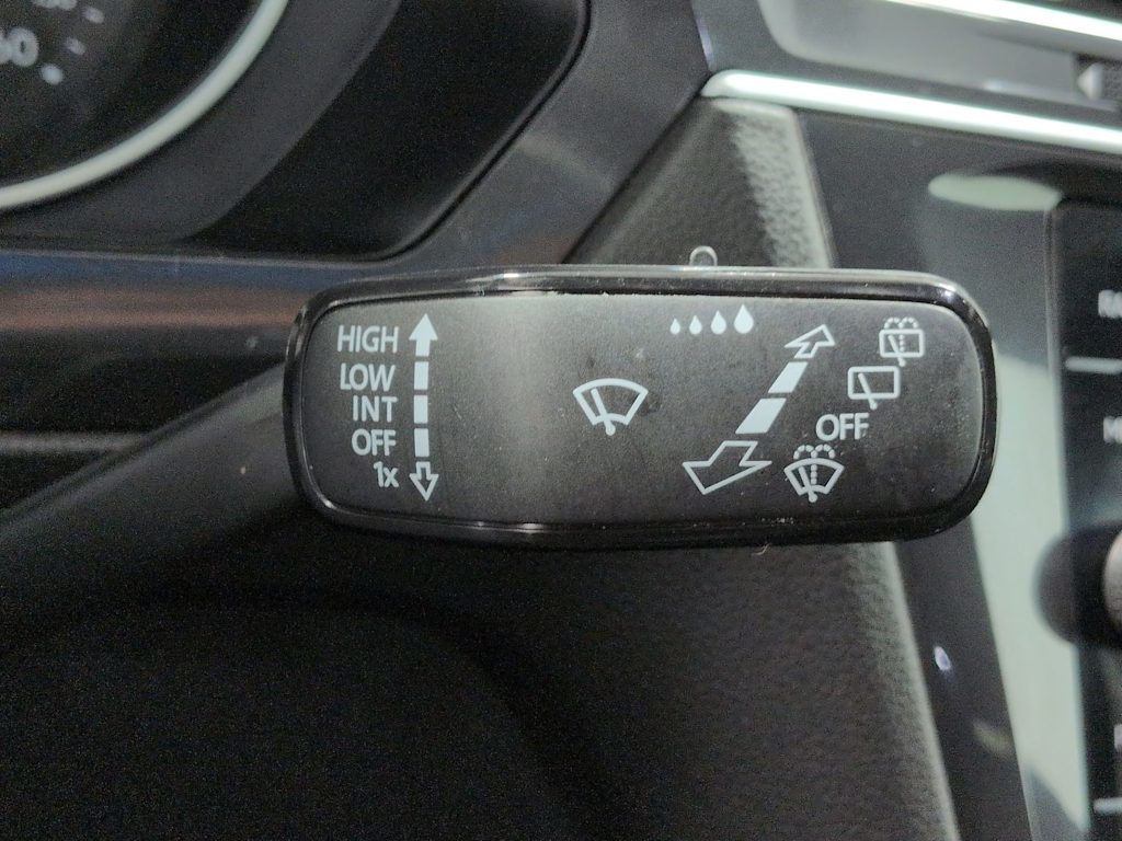 Thumbnail: 2021 Volkswagen Tiguan - 34