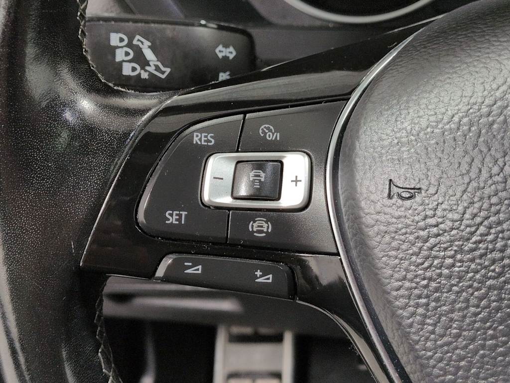 Thumbnail: 2021 Volkswagen Tiguan - 32