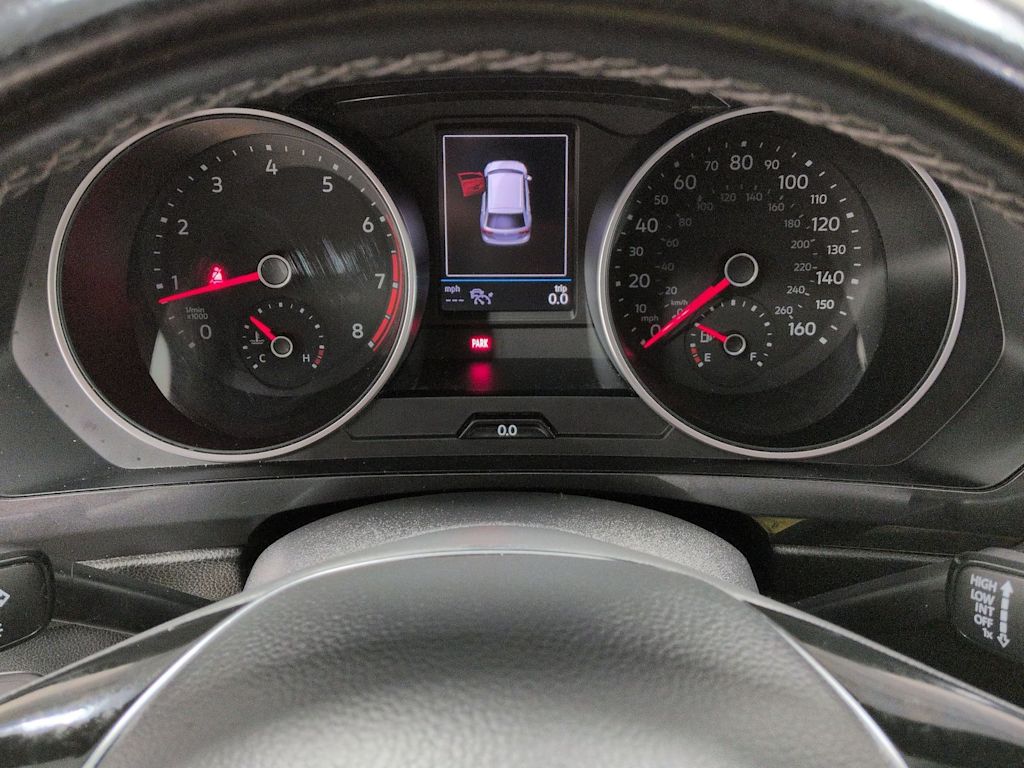 Thumbnail: 2021 Volkswagen Tiguan - 17