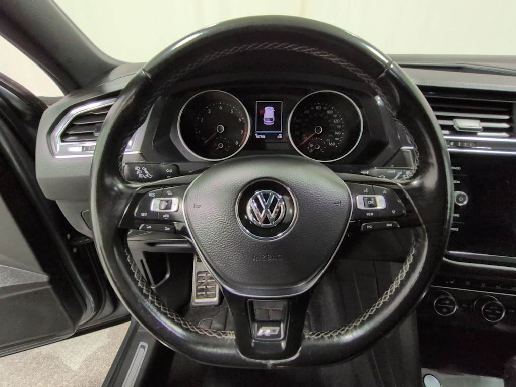 Thumbnail: 2021 Volkswagen Tiguan - 14