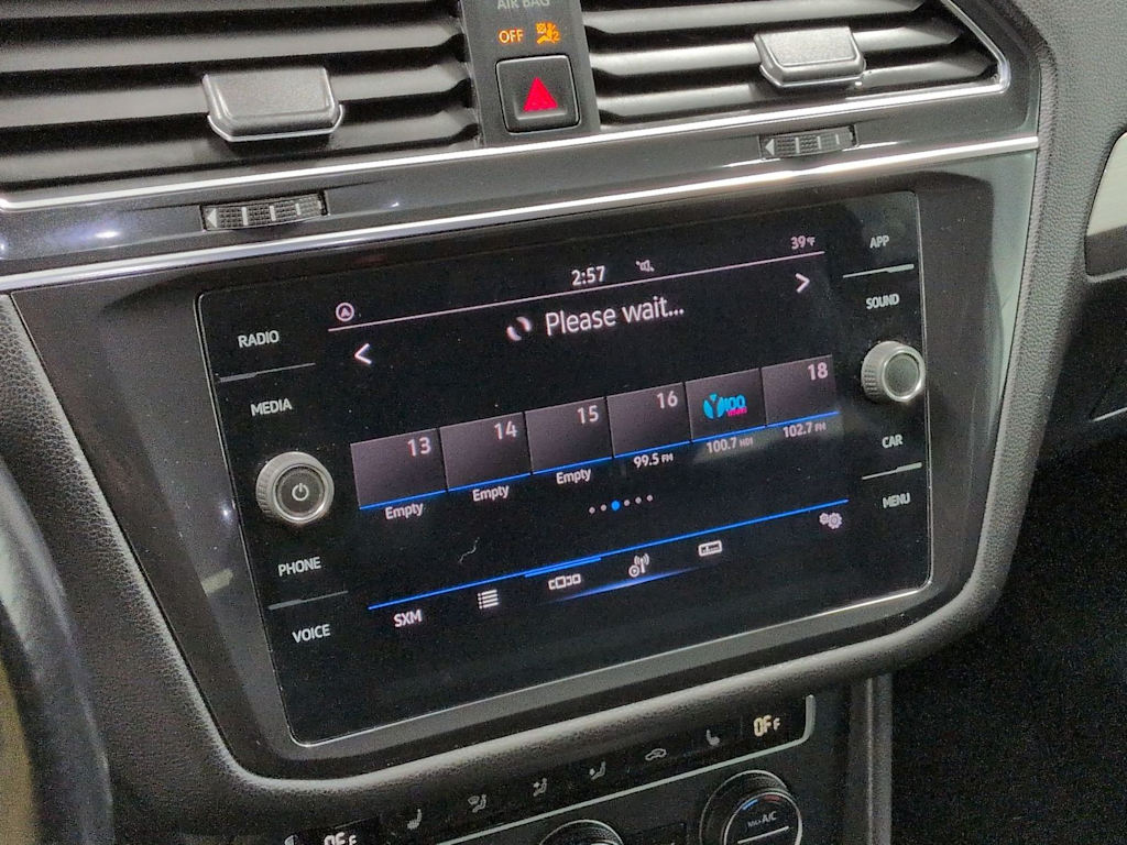 Thumbnail: 2021 Volkswagen Tiguan - 15